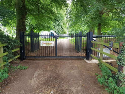 Solar powered electric gates Cambridgeshire